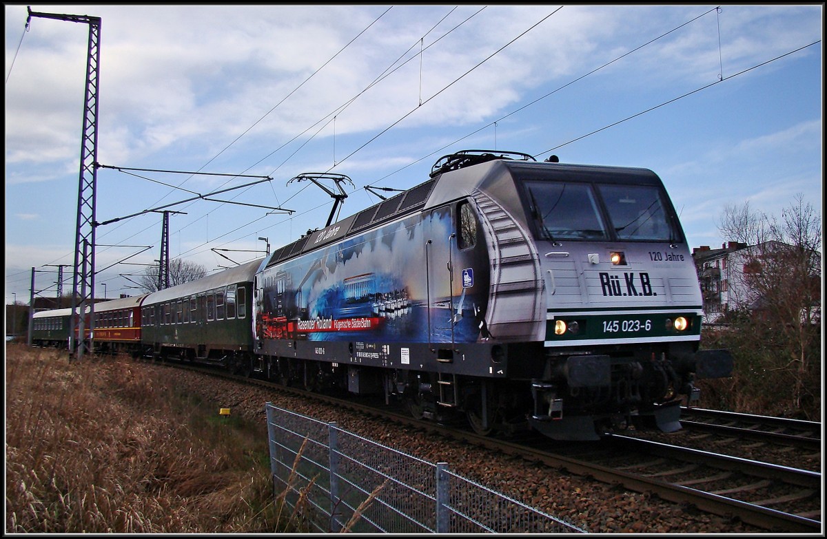 Die neue Press Lok hat Einfahrt in den Hbf Stralsund. Sonderfahrt zur feierlichen Lokübergabe in Bergen.    20.12.14