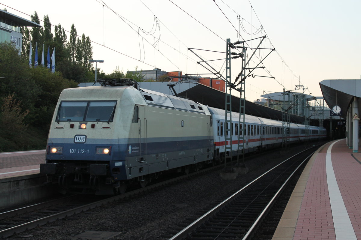 Die Rheingold 101 mit einem IC in Kassel-Wilhelmshöhe. 05.09.2018