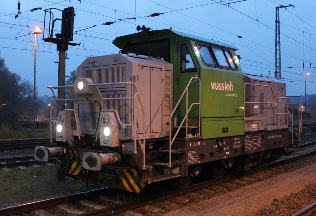 Die Rostocker G6(650 114-8)wartete am Abend des 30.10.2015 gemtlich im Rostocker Hbf auf dem IC 2174 von Hamburg-Altona nach Rostock Hbf