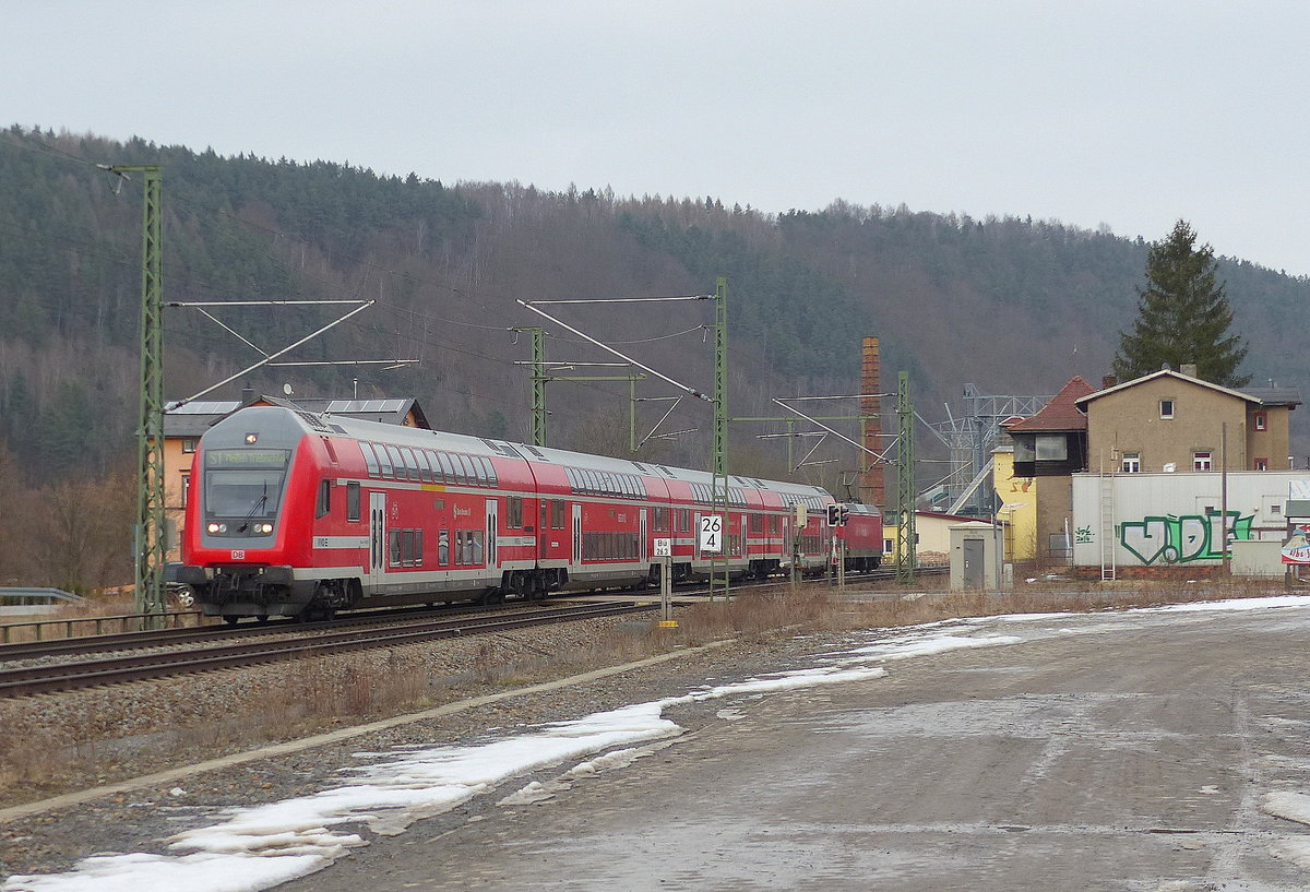 Die S 31742 (S1) von Bad Schandau nach Meißen Triebischtal, am 17.02.2017 in Königstein.