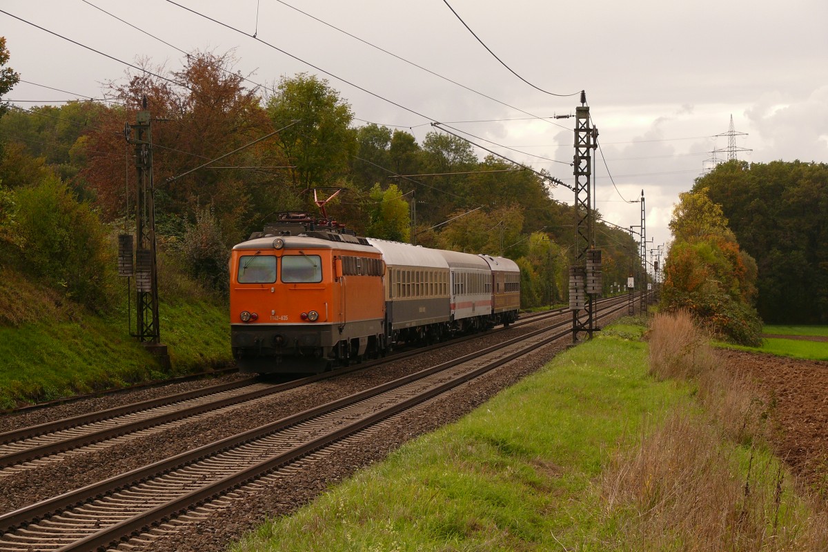 Die Überraschung des Tages bestand aus 1142 635 und drei Wagen, die in Richtung Stuttgart unterwegs waren. 8.10.15 