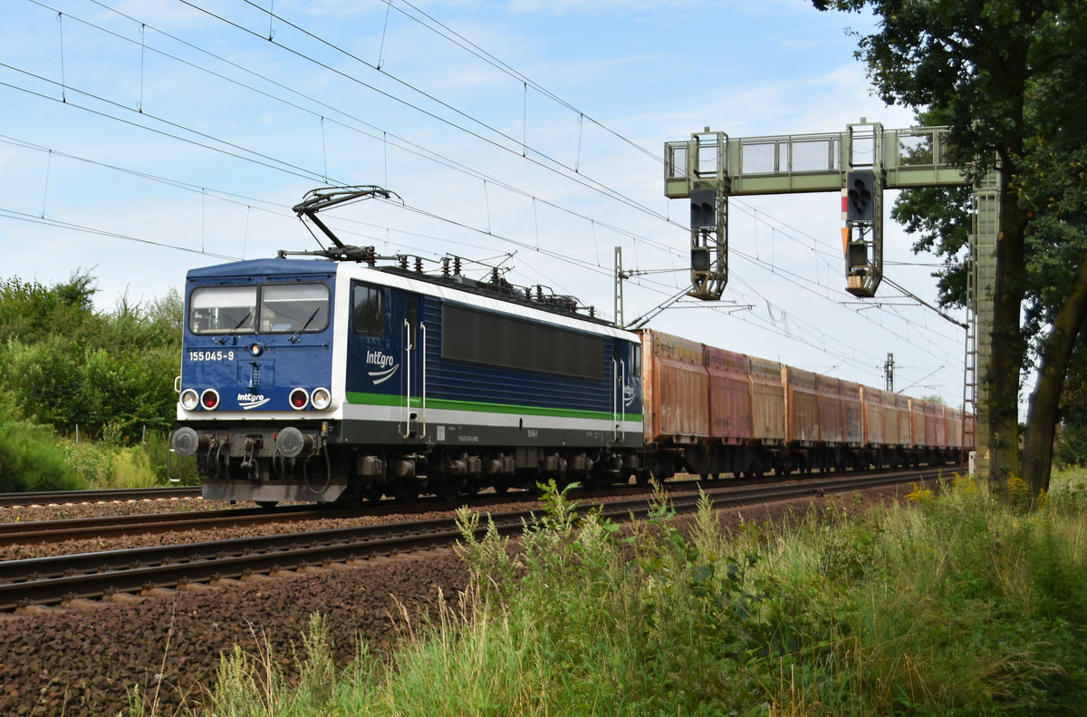 Diese schicke BR 155 der IntEgro in Höhe Bardowick / Ochtmissen zeigte sich bei diesem wunderbarem Wetter. 08.08.2017