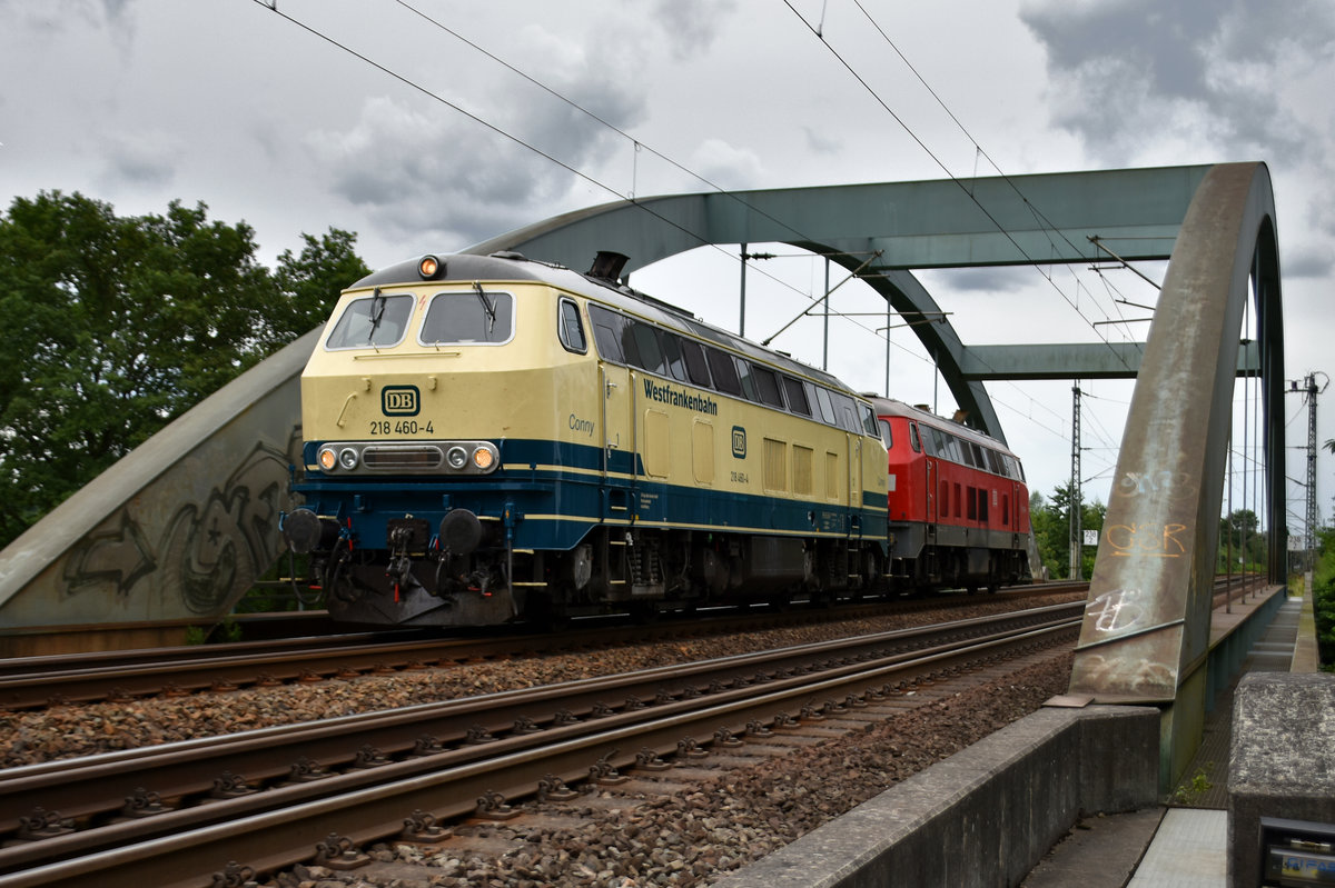 Diese zwei BR 218 (218 460-4, 218 330-9) in Front die  Conny  bei der Durchfahrt Büchen, in Höhe Büchener Eisenbahnbrücke. 24.07.2017