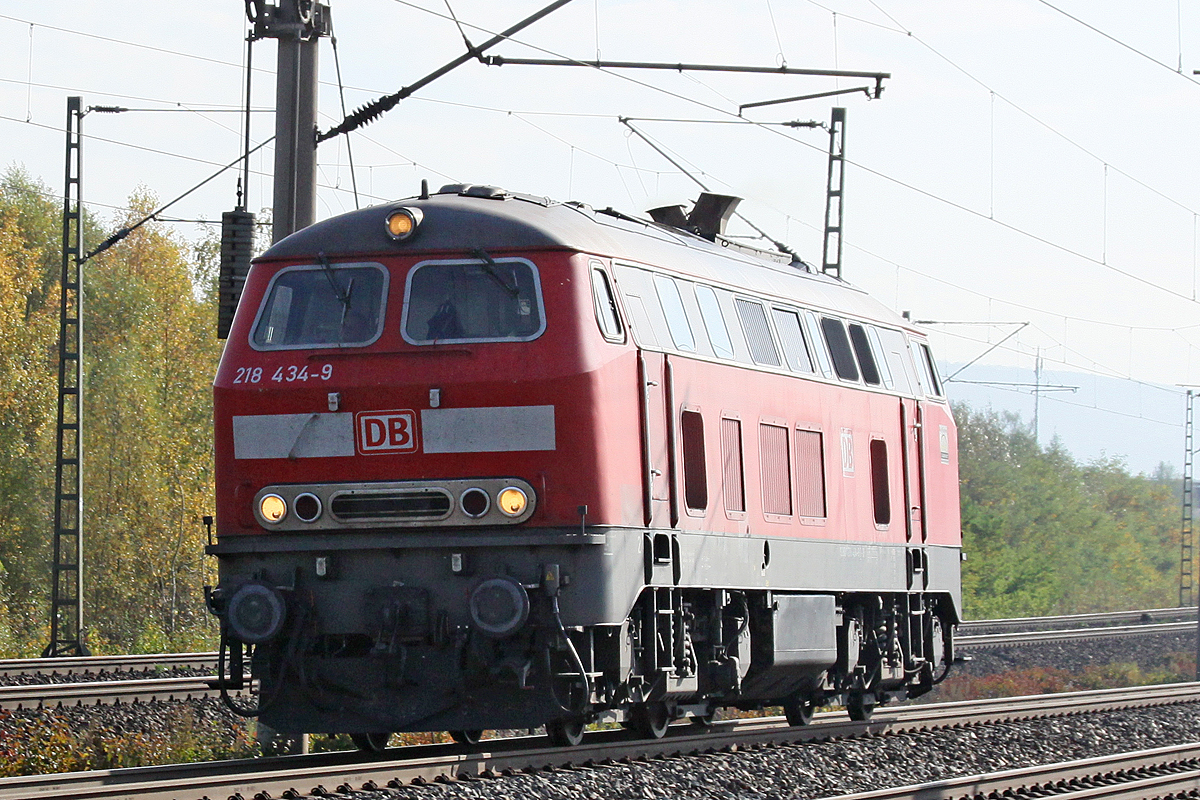 Diesel auf der SFS am 19.10.2017  13:46 DB 218 434-9 Solo in Richtung Hannover bei Km 76,2