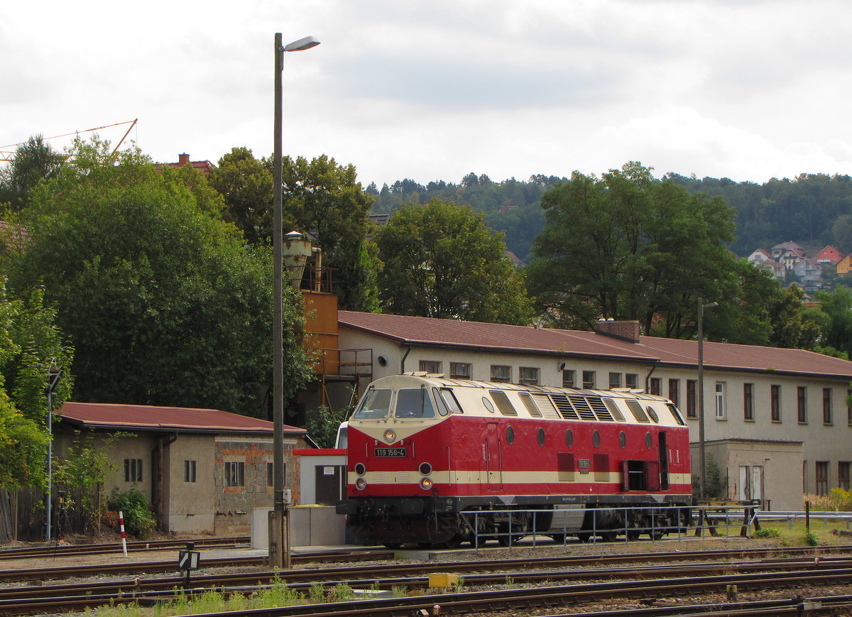 DLFB 119 158-4 am 03.09.2016 an der Tankstelle in Meiningen. Sie brachte zuvor den DPE 61168 aus Berlin-Schöneweide.