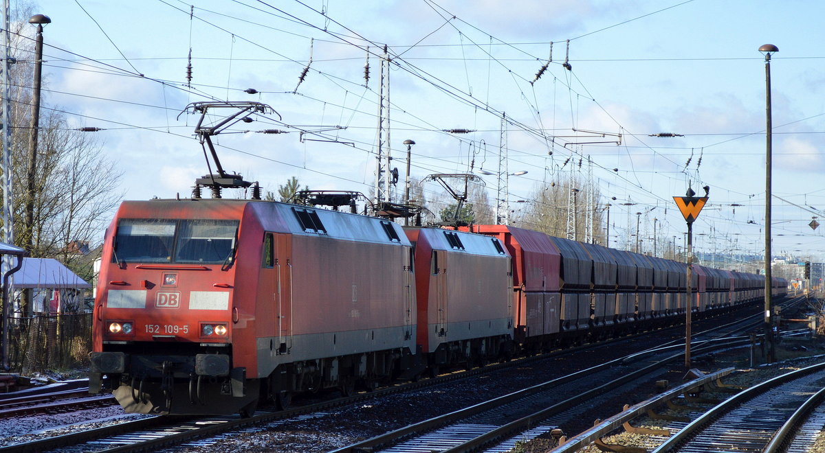 Doppeltraktion 152 109-5 + 152 097-2 mit Erzzug Richtung Eisenhüttenstadt am 05.02.18 Berlin-Hirschgarten.