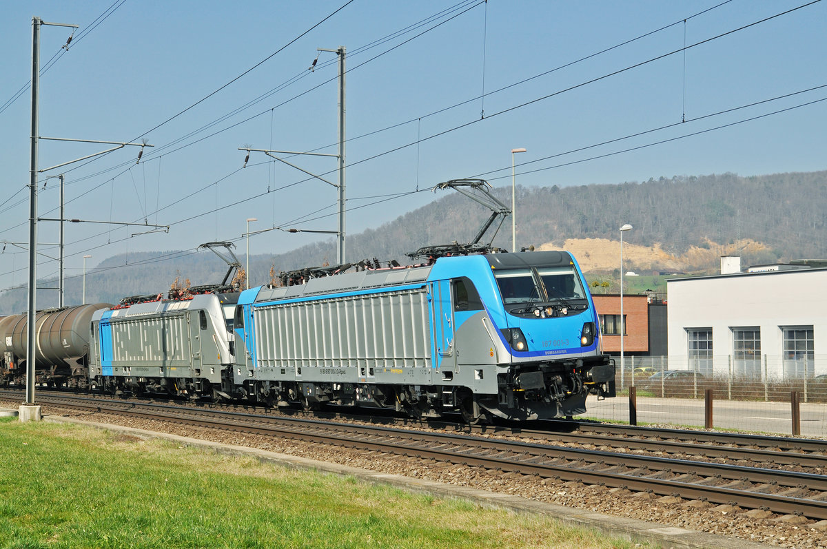 Doppeltraktion, mit den Loks 187 001-3 und 187 009-6, befinden sich kurz vor dem Bahnhof Sissach. Die Aufnahme stammt vom 16.03.2017.