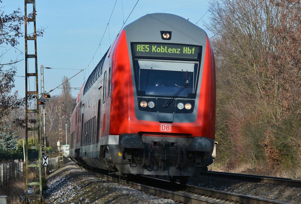 Dosto-Steuerwagen des RE 5 nach Koblenz in Bonn-Friesdorf - 18.01.2016