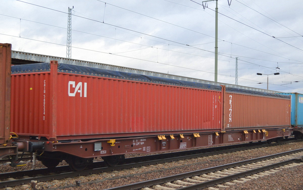 Drehgestell-Containertragwagen der tschechischen Fa. METRANS mit der Nr. 33 TEN 54 CZ-MT 4663 364-6 Sggnss am 08.12.18 Bf. Flughafen Berlin-Schönefeld.
