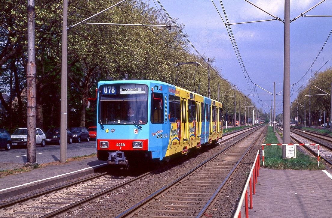 Düsseldorf 4238, Kaiserswerther Straße, 29.04.1996.
