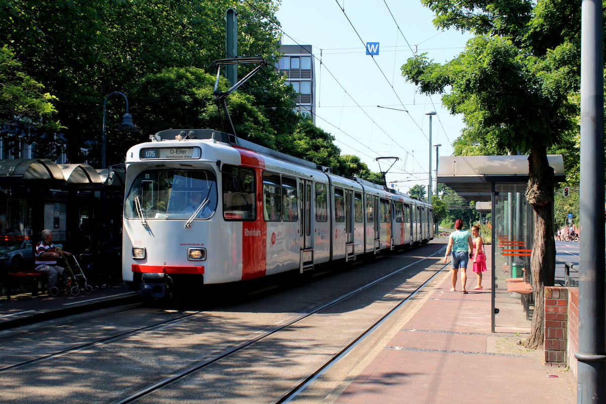 Düsseldorf Rheinbahn U 75 (GT8-SU 3210) Neuss Hbf. am 19. Juli 2016.