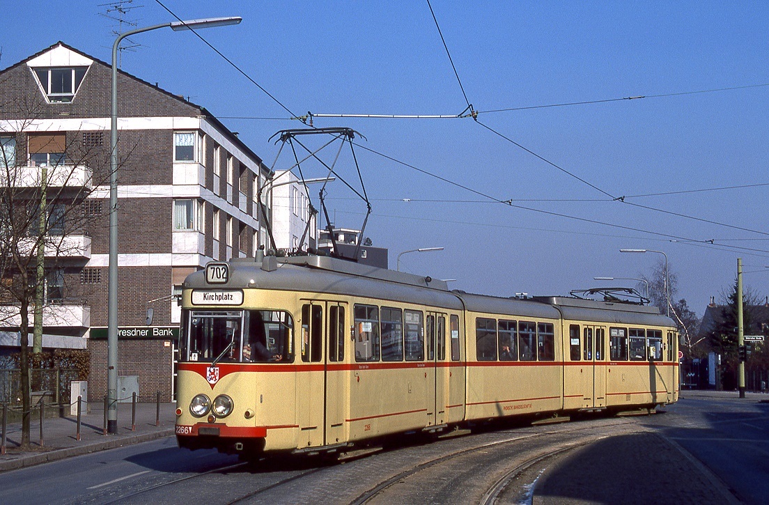 Düsseldorf Tw 2266 in Unterrath, 05.03.1987.