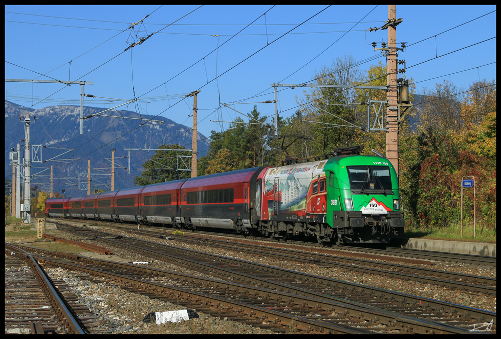 Durch das herbstliche Eichberg rollt der Railjet 559 nach Graz HBF mit der Brennerlok 1116.159 am 19 Oktober 2017