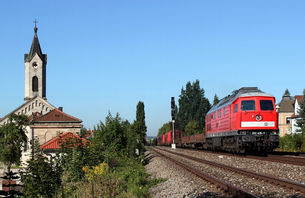 Durch Hersbruck fuhr am 6.9.13 die 232 426 mit dem EK 56906 nach Schwandorf