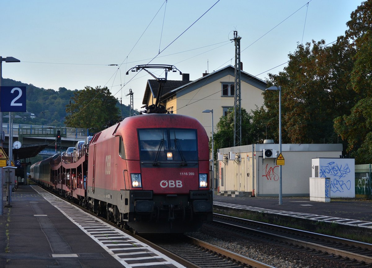 Durch eine Sperrung der linken Rheinseite bei Sinzig durch einen PU fuhr der EN420 mit 1116 269 die rechte Rheinseite hoch mit Ersatzhalt in Bonn Beuel.

Königswinter 17.09.2016