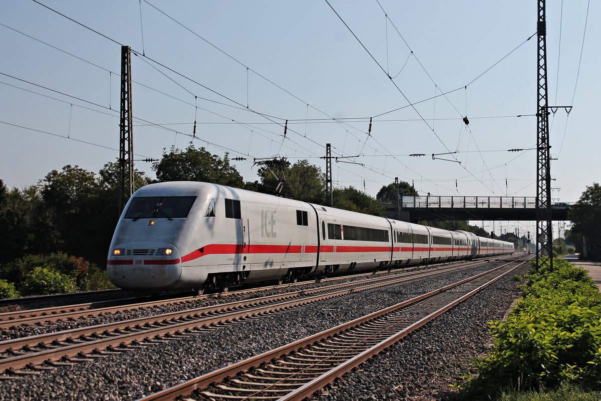 Durchfahrt am 13.09.2016 von 401 501-2  Gießen  als ICE 274 (Basel SBB - Berlin Ostbahnhof) in Müllheim (Baden) auf der KBS 703 in Richtung Freiburg (Breisgau).