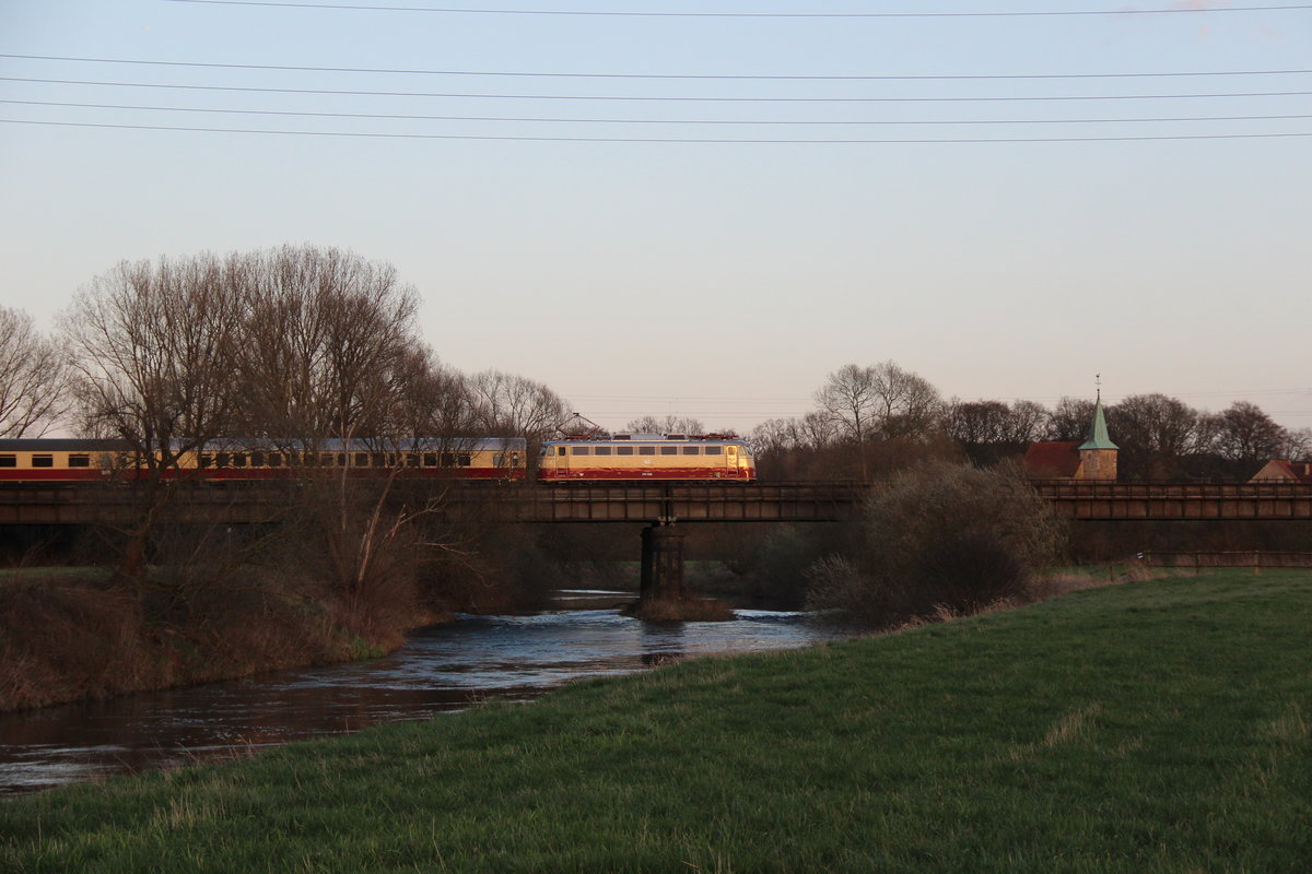 E10 1309 mit dem AKE-Rheingold am 5.4.18 auf dem Weg von Papenburg nach Köln.