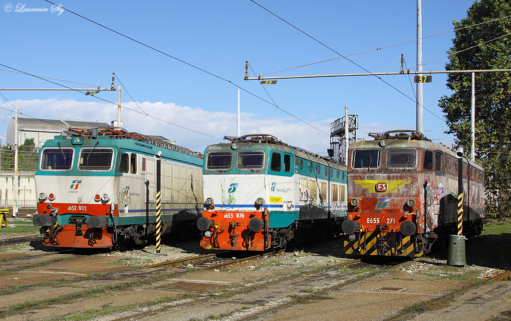 E.652 002, E.656 076 & E.655 271 stabled around the turntable at Milano Smistamento, 5 November 2012