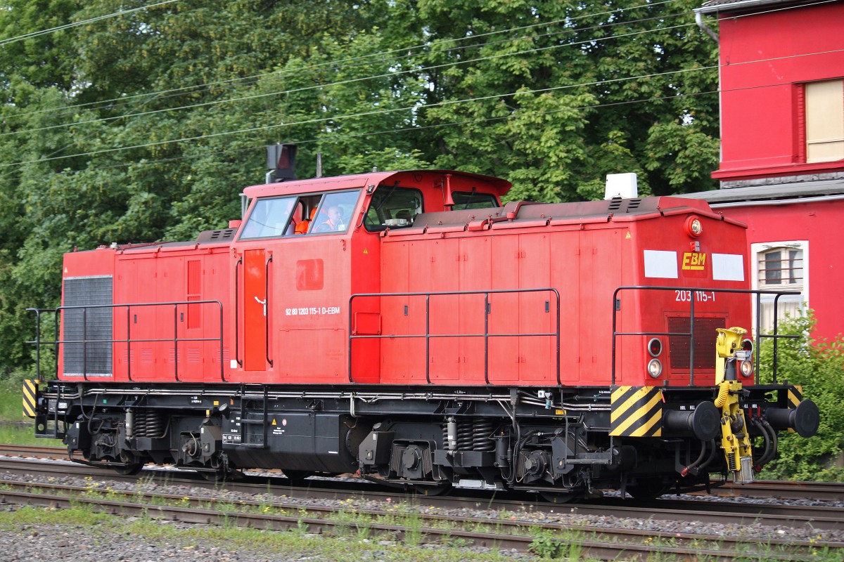 EBM Cargo 203 115 am 3.6.13 als Tfzf in Ratingen-Lintorf.
