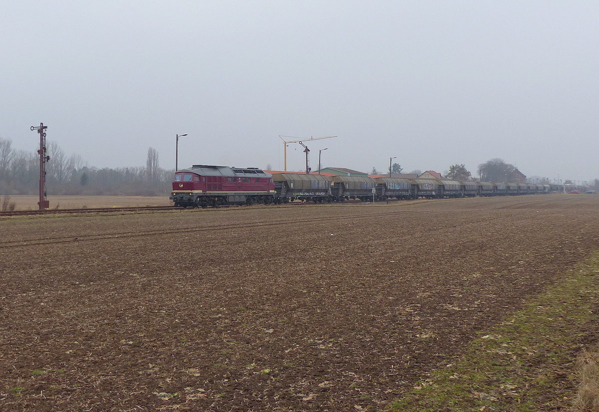 EBS 132 293-2 mit einem SBB Cargo Getreidezug von Ebeleben nach Erfurt Gbf und weiter nach Zürich, am 11.02.2017 in Kühnhausen.