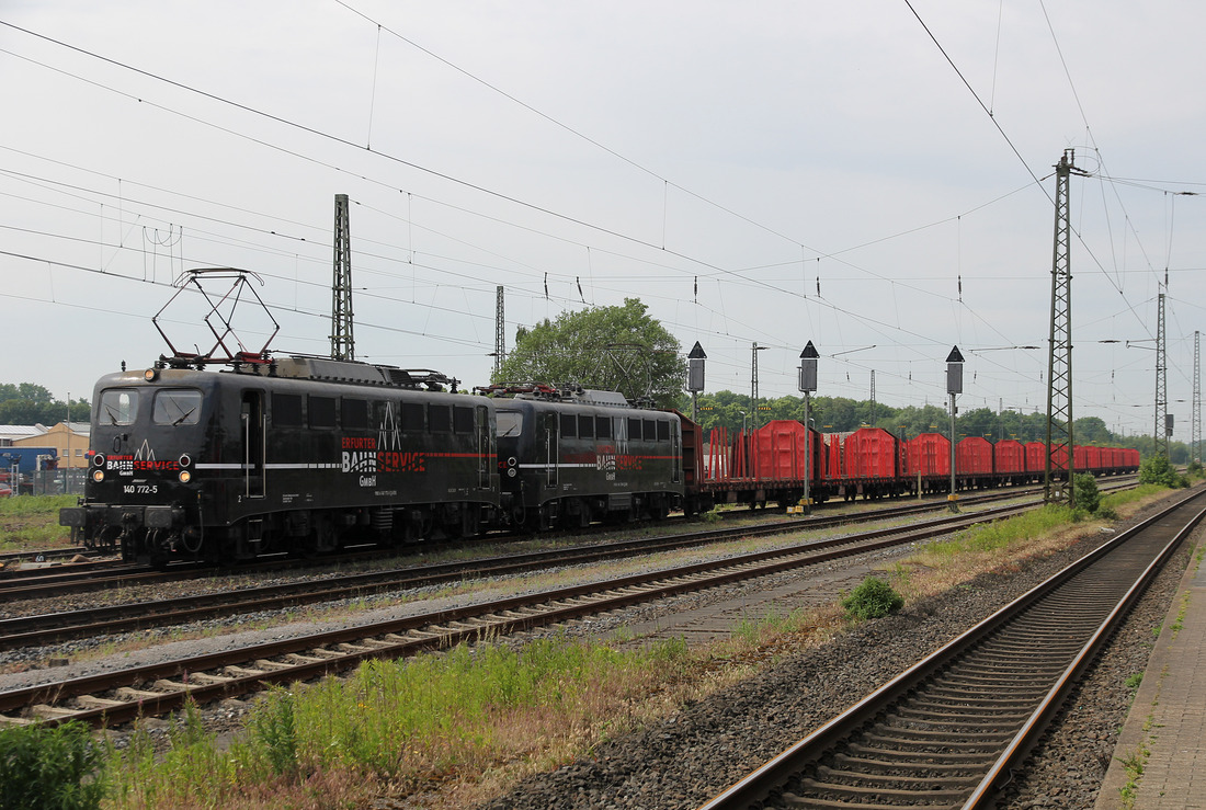 EBS 140 772 + 140 789 bei Rangierarbeiten im Bahnhof Haltern am See, aufgenommen am 23. Mai 2018.