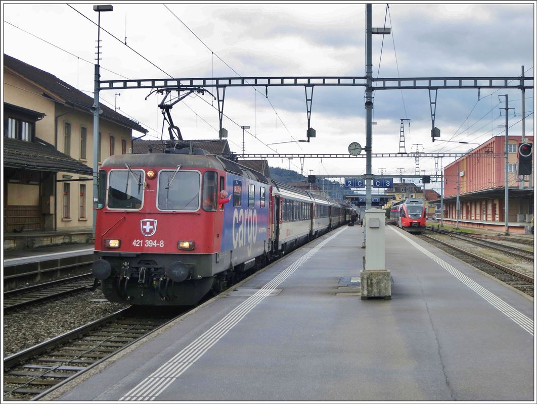 EC195 mit Re 421 394-8 nach Lindau Hbf in St.Margrethen. (07.03.2017)