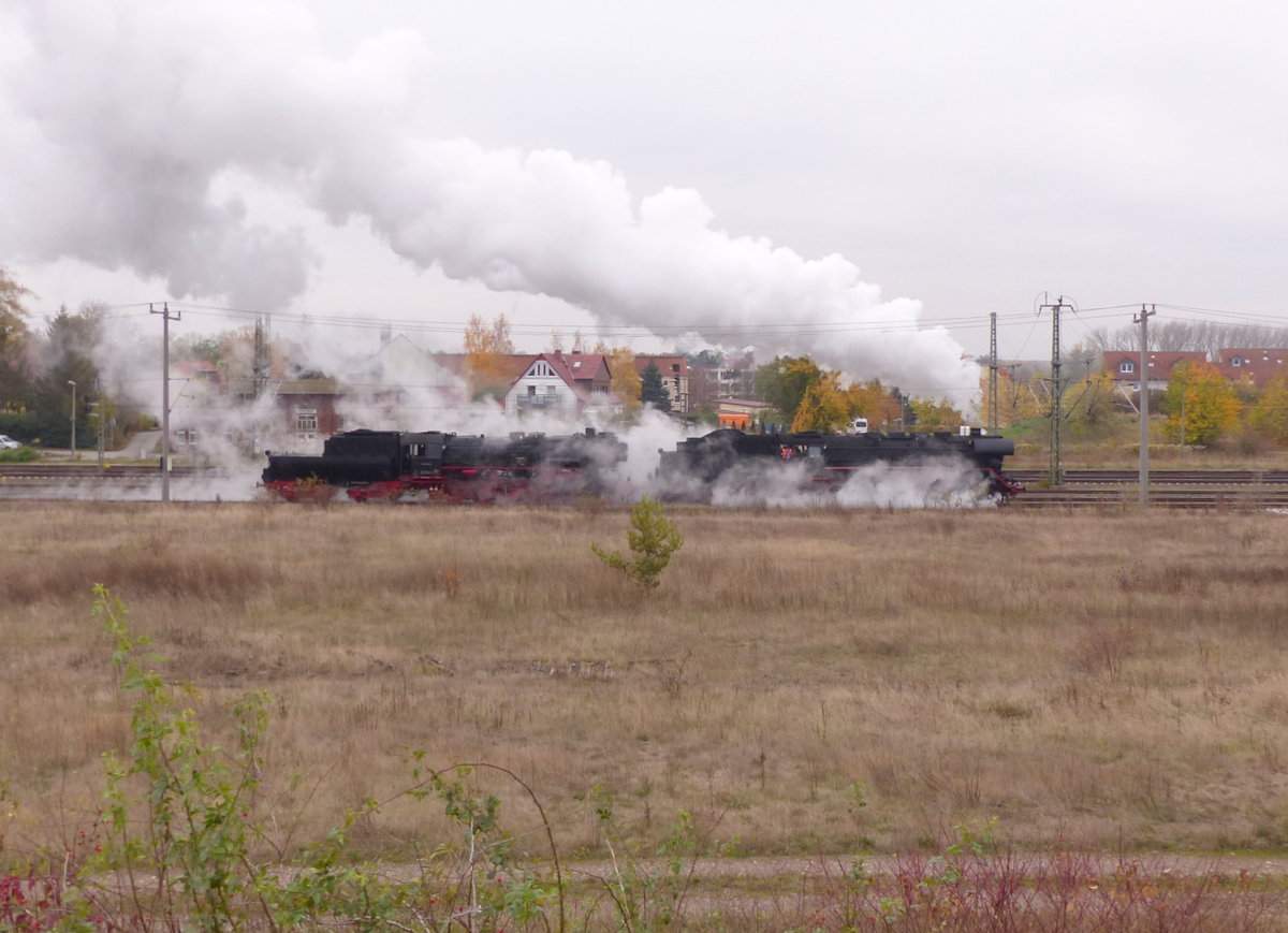 EFSFT 44 1486-8 + IGEW 52 1360-8 am 03.11.2018 in Neudietendorf. Sie bespannten ab da den DPE 32599  Rennsteig-Express  nach Meiningen.  