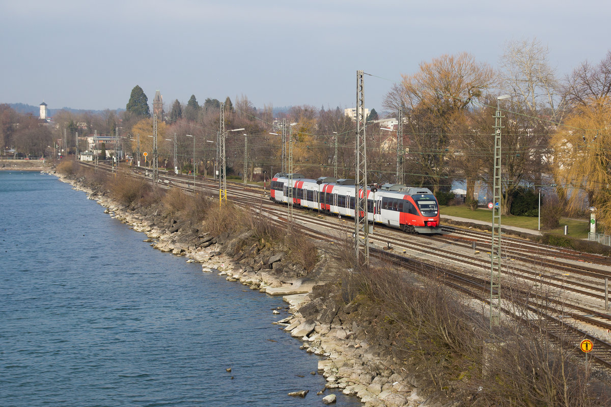 Ein 4042 als S-Bahn auf dem Bahndamm Lindau. 24.2.18