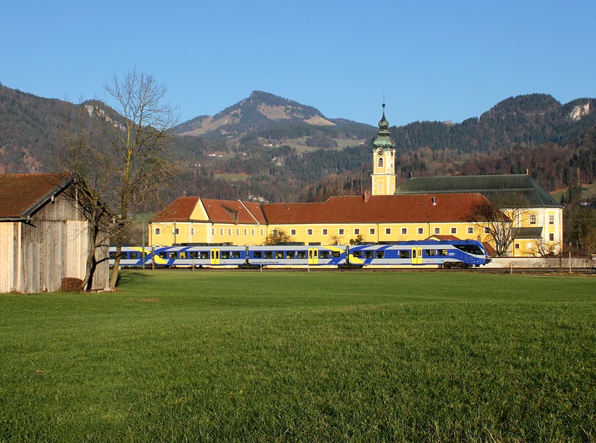 Ein 430 als M nach Kufstein am 10.12.2016 unterwegs bei Niederaudorf.