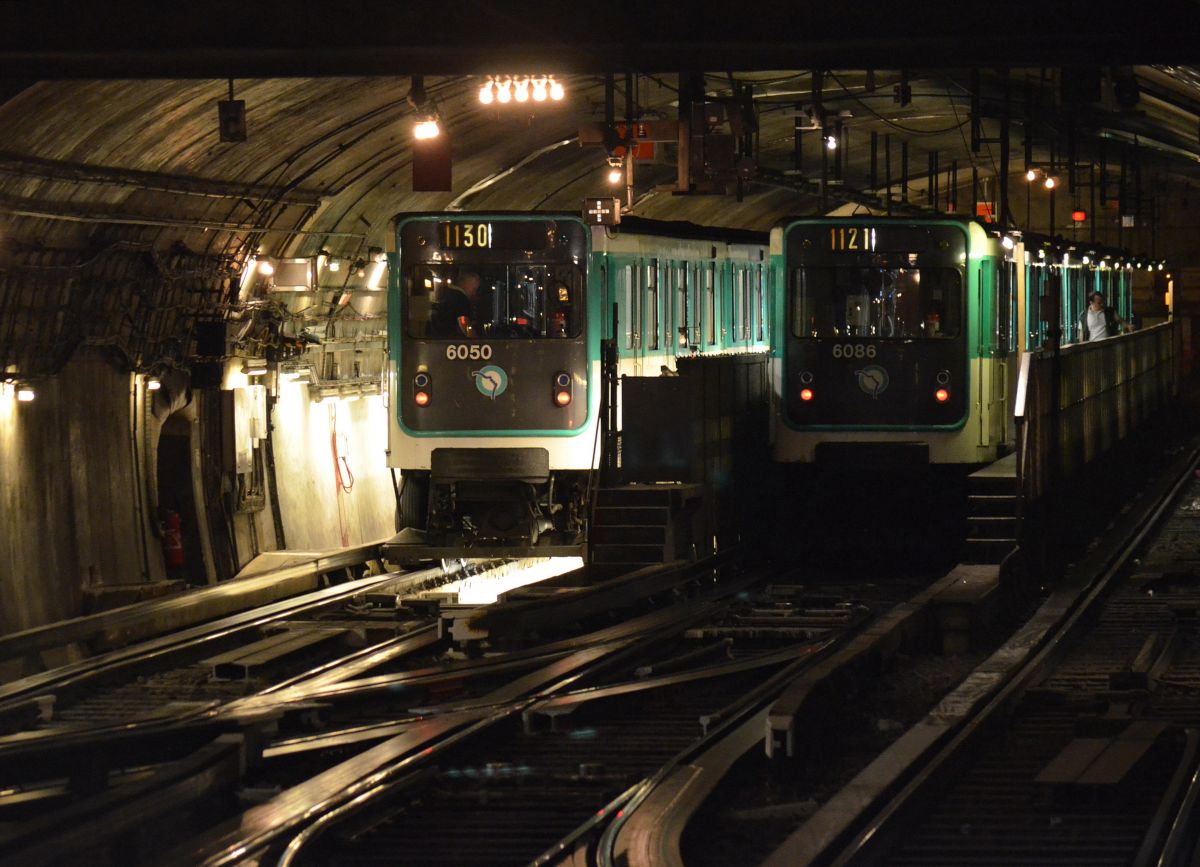 Ein Blick in die Abstellanlage an der Station  Etoile , Endpunkt der Linie 6. Paris, 8.7.2015