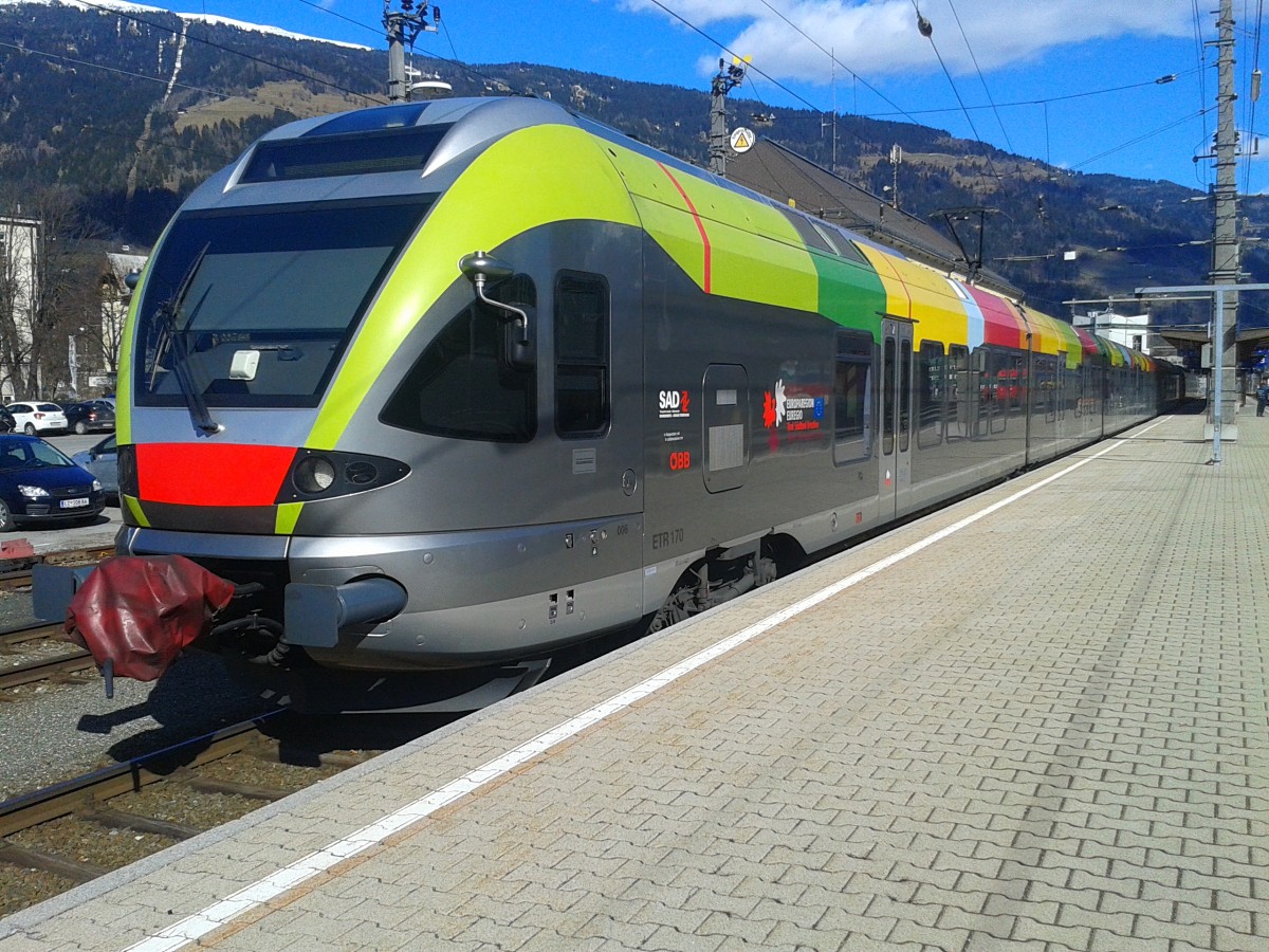Ein ETR 170 der SAD abgestellt am Bahnsteig 2 im Bahnhof Lienz, 3.3.2015