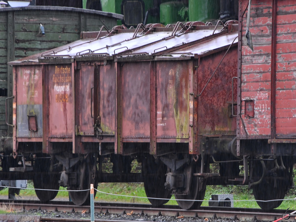 Ein Klappdeckelwagen Mitte September 2018 im Eisenbahnmuseum Bochum.