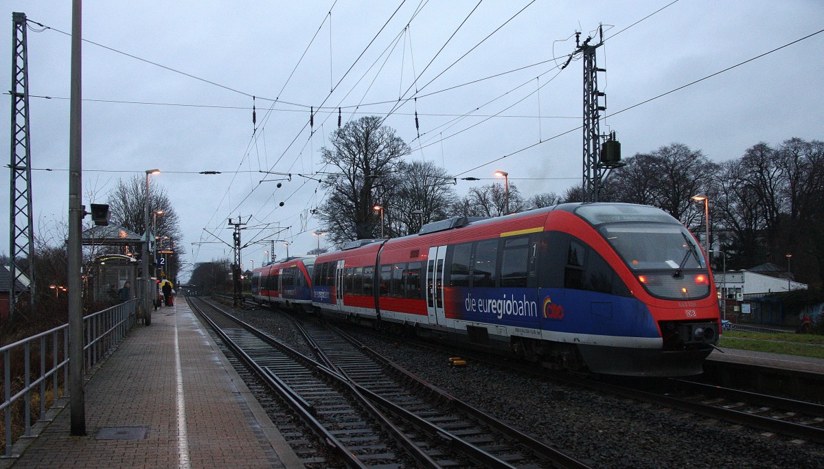 Ein Nachschuss von der Euregiobahn (RB20) aus Langerwehe-Stolberg-Altstadt nach Heerlen(NL) aus Richtung Aachen-West,Laurensberg,Richterich und hilt in Kohlscheid und fährt in Richtung Herzogenrath.
Bei Regenwetter am Morgen vom 8.1.2015.