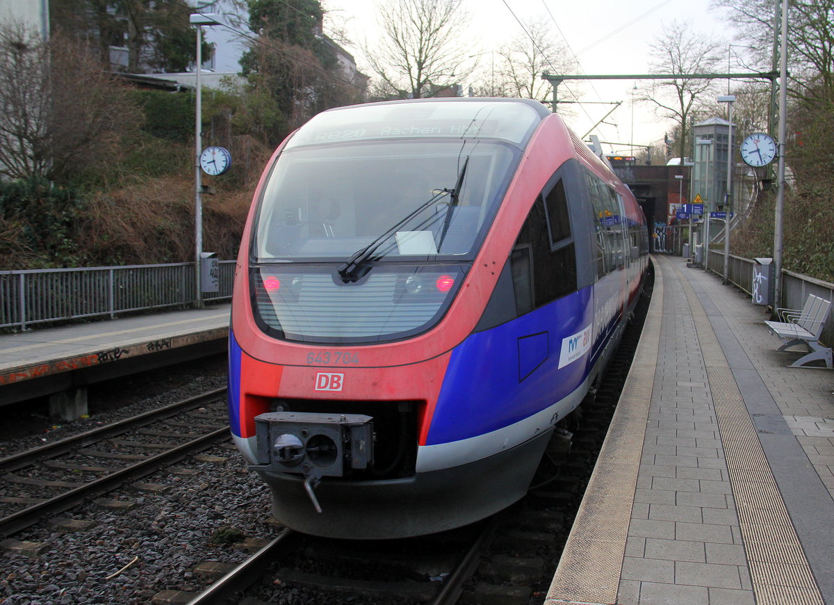 Ein Nachschuss von zwei Euregiobahn (RB20) kommen aus Stolberg-Rheinland-Hbf nach Aachen-Hbf und kommen aus Richtung Aachen-West und hielten in Aachen-Schanz und fuhren in Richtung Aachen-Hbf.
Aufgenommen vom Bahnsteig von Aachen-Schanz.
Am Kalten Morgen vom 12.2.2019.