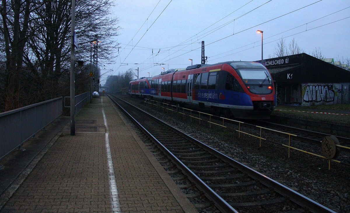 Ein Nachschuss von Zwei Euregiobahn (RB20) kommen aus Langerwehe-Stolberg-Altstadt nach Heerlen(NL) aus Richtung Aachen-West,Laurensberg,Richterich und hielten in Kohlscheid und fahren in Richtung Herzogenrath. Bei Wolken am Kalten Morgen vom 20.1.2015.