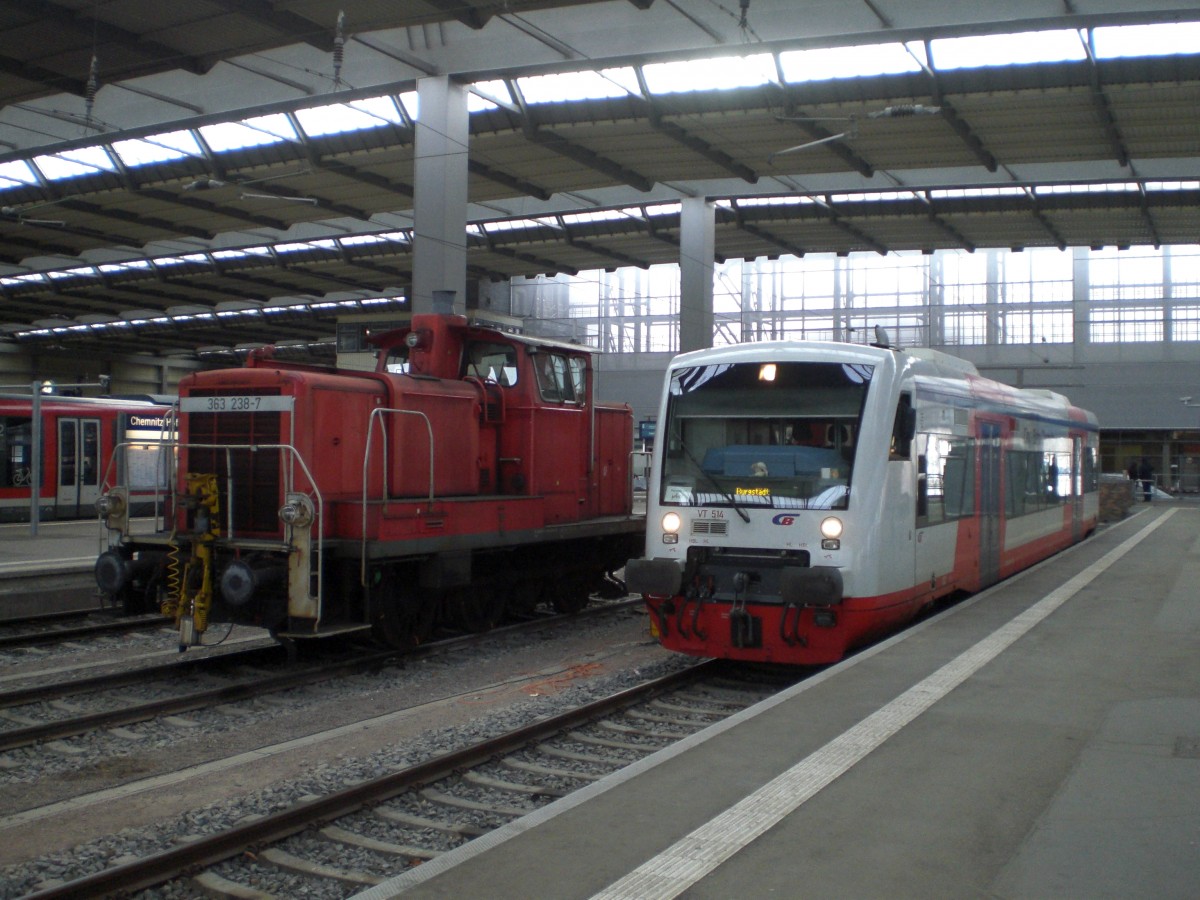 Ein VT 514 in Richtung Burgstädt und 363 238 abgestellt im Chemnitzer Hauptbahnhof,22.12.2013