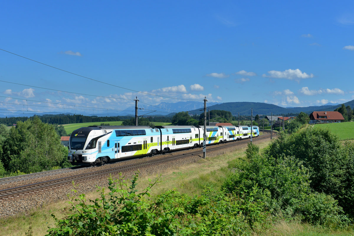 Ein Westbahn KISS am 03.08.2015 bei Pöndorf.  