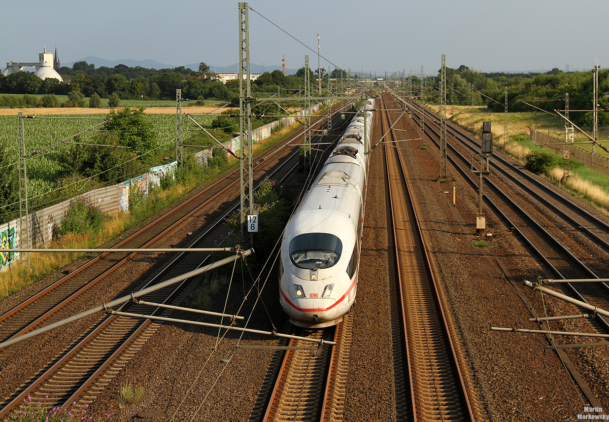 Eine 403er Doppeleinheit bei Porz(Rhein) am 13.07.2018