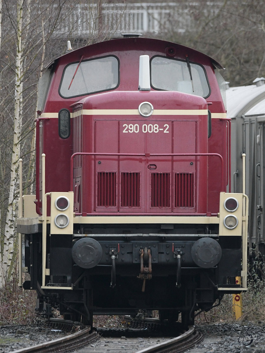 Eine geparkte BR 290 der Railsystems RP GmbH im Februar 2017 in Hattingen.