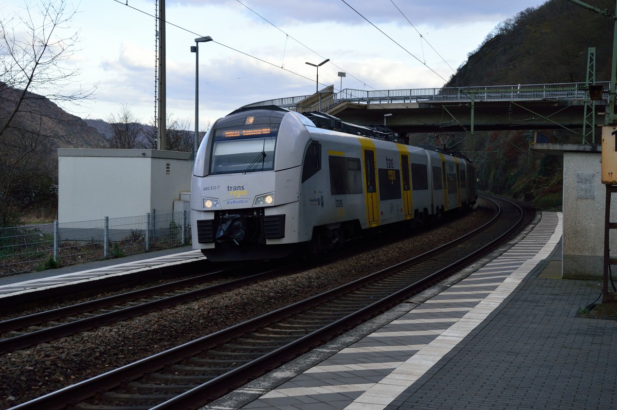 Eine MRB 26 bei der Einfahrt in Hirzenach auf dem Weg nach Koblenz, es ist der 460 512-7 der Mittelrhein Bahn. 4.3.2014
