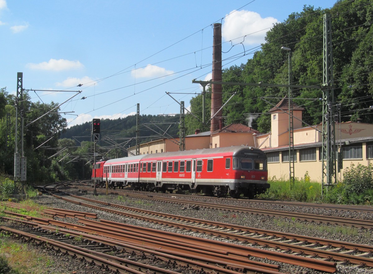 Eine Regionalbahn aus Hochstadt-Marktzeuln erreicht am 04. September 2013 den Bahnhof Kronach auf Gleis 4.