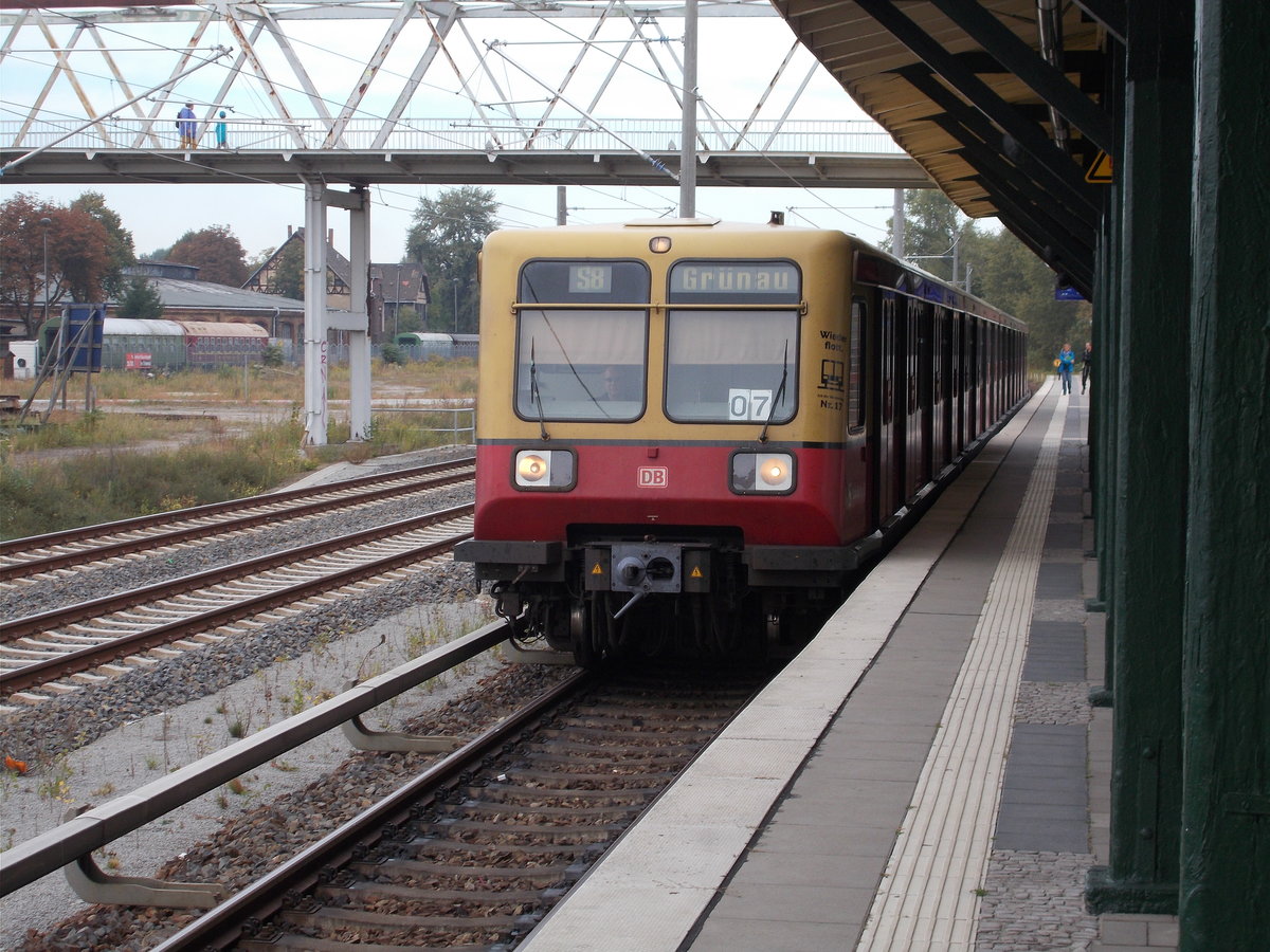 Einfahrt von 485 161,am 23.September 2017,in Betriebsbahnhof Berlin Schöneweide.