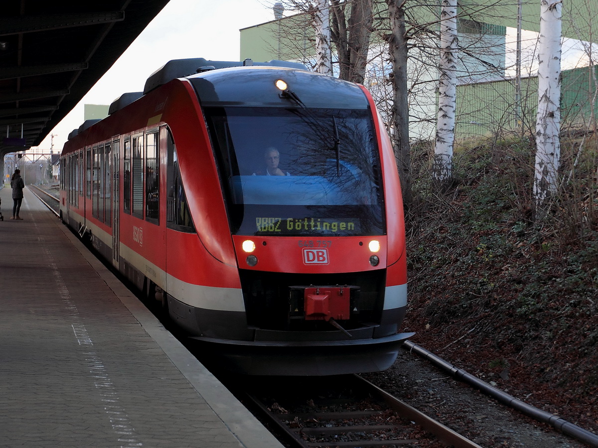 
Einfahrt 648 757 als RB 82 von Göttingen in den Bahnhof Bad Harzburg und zur Rückfahrt nach Göttingen am 23. Dezember 2015. 
