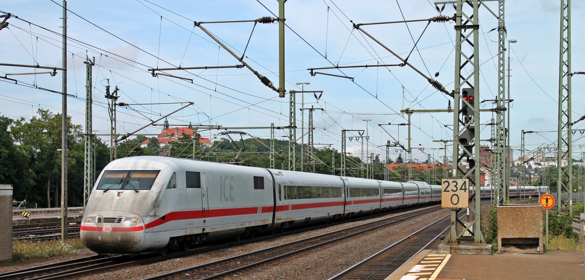 Einfahrt am 07.08.2013 von 401 512-9  Memmingen  in den Hauptbahnhof von Fulda, als dieser aus Richtung der SFS von Kassel Wilhelmshöhe herrein rauscht.