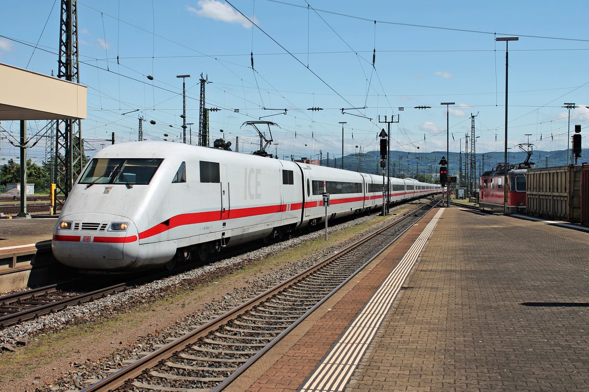 Einfahrt am 08.07.2015 von 401 503-8 als ICE 70 (Basel SBB - Hamburg Altona) auf Gleis 4 in Basel Bad Bf.