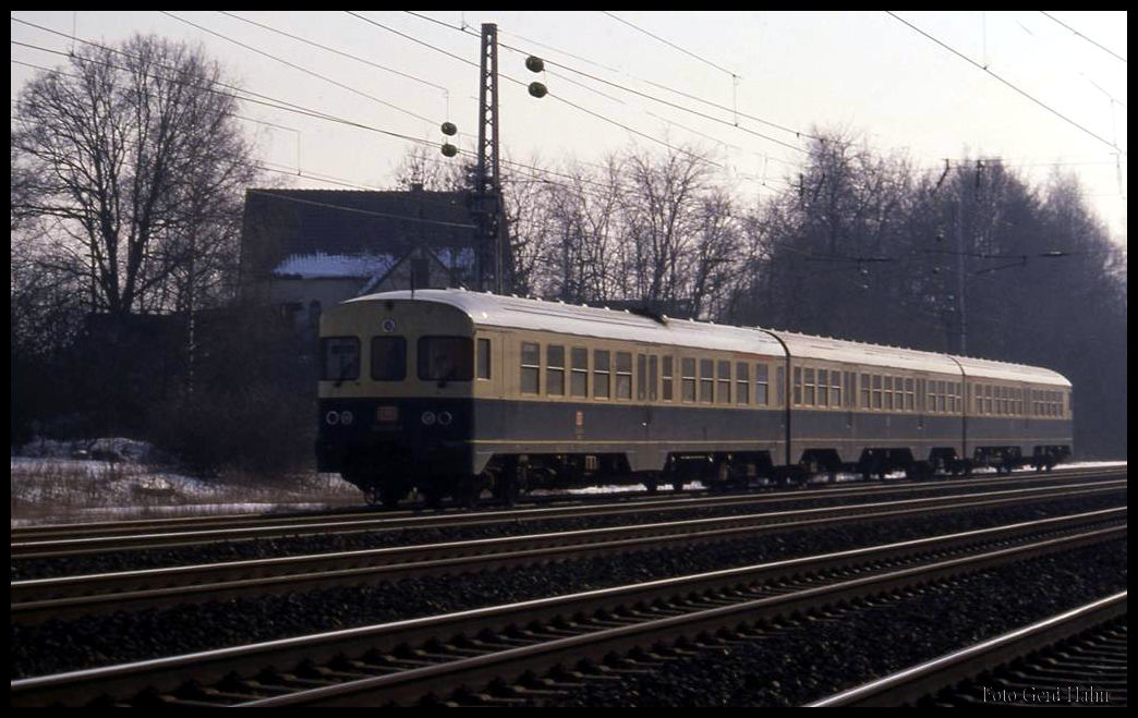 Einfahrt des 624632 als E 7766 nach Rahden am 20.2.1991 um 14.08 Uhr in den Haltepunkt Hiddenhausen Schweicheln.