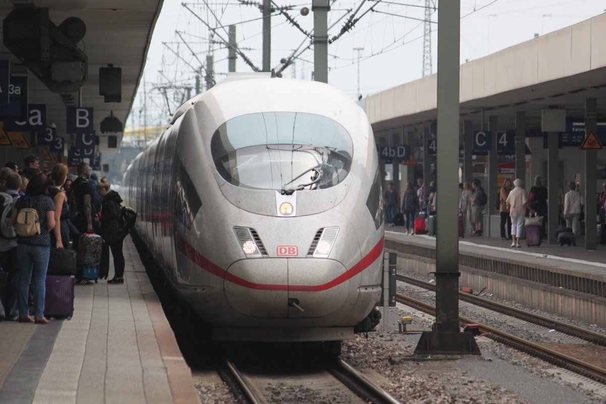 Einfahrt von ICE610 nach Dortmund am 05.06.2017 in Mannheim Hauptbahnhof. 