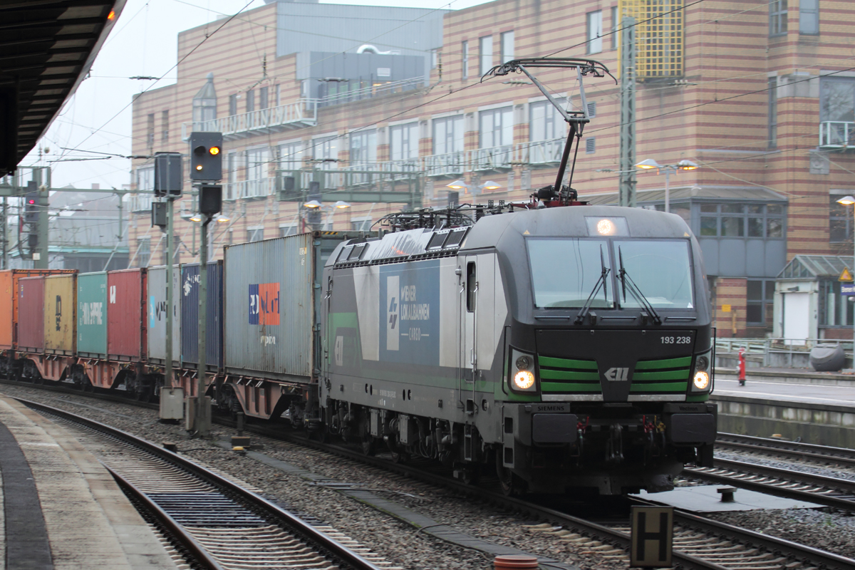 ELL 193 238 unterwegs für WLB Cargo durchfährt Bremen Hbf. 14.12.2016