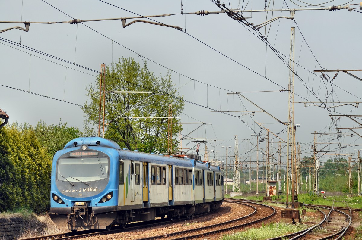 EN57 20xx als Regionalbahn 44823 von Katowice nach Racibz bei der ausfahrt aus Katowice-Ligota (30.04.2014)