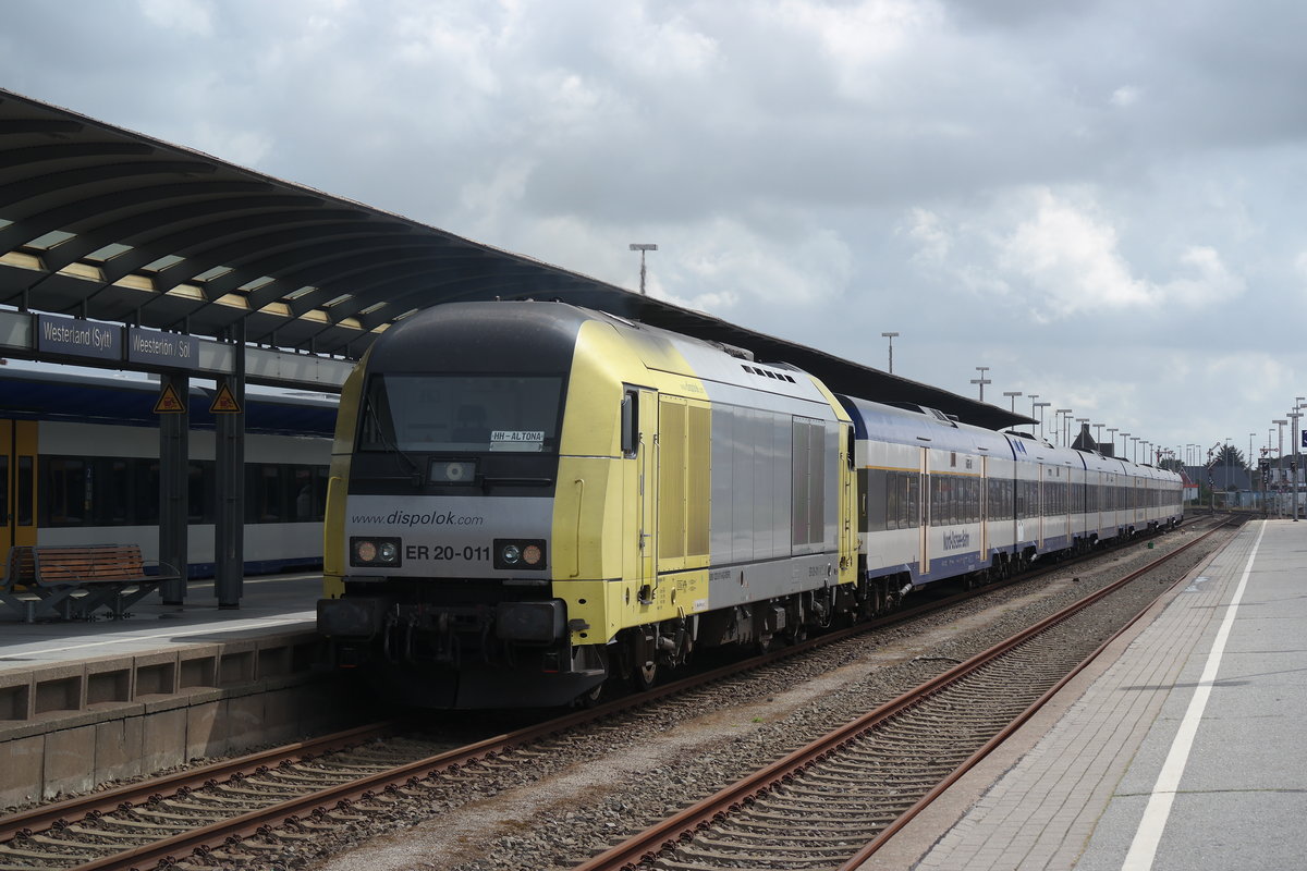 ER 20-011 schiebt am 13.08.2014 eine NOB-Garnitur nach Hamburg-Altona. Aufgenommen in Westerland(Sylt).